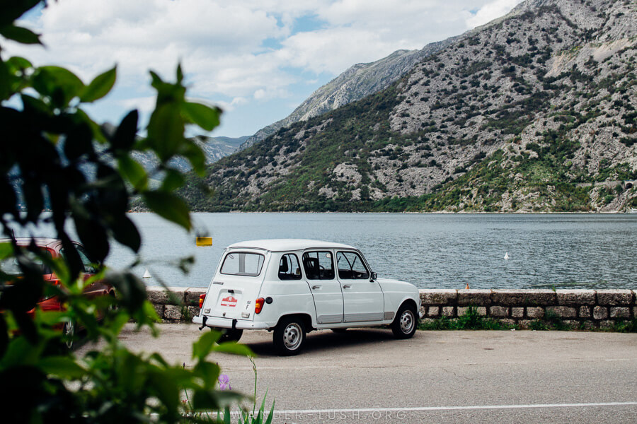 Черногорияда көлік жалдау процесі