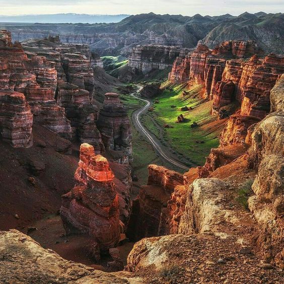 Қазақстан табиғаты, таулар мен көлдер