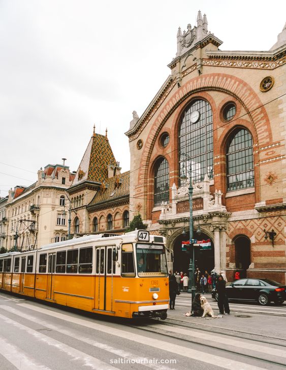 Будапешттегі Мажарстан Парламенті ғимаратының панорамалық көрінісі