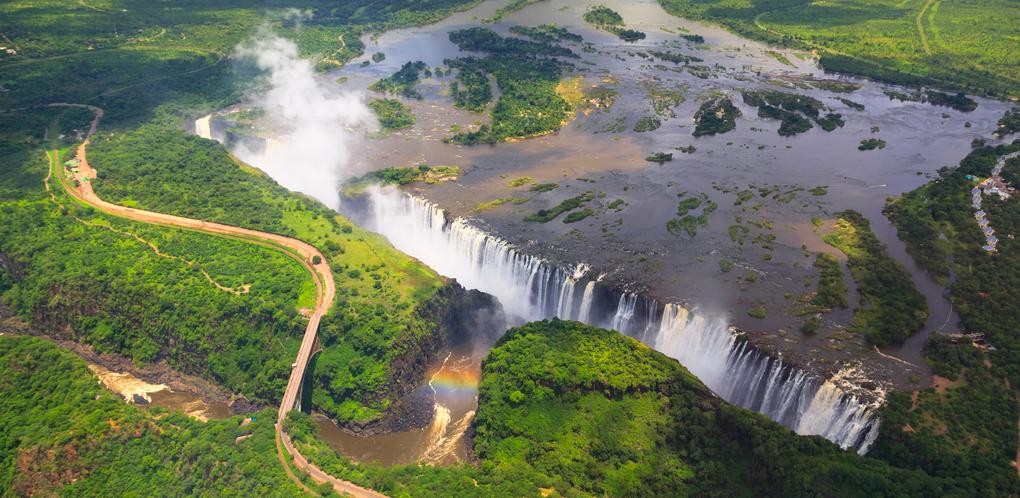 Зимбабве мен Замбия шекарасындағы Виктория сарқырамасы